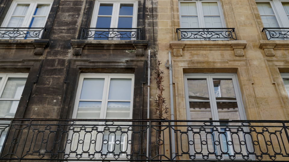 Nicolas peinture et entretien du bâtiment Pour un relooking complet de votre maison à Anglet ou Boucau, prenez rendez-vous avec Nicolas Peinture & Entretien du bâtiment au au 07 71 17 65 46 ou au 07 79 80 05 47.